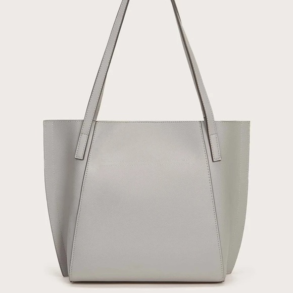 🆕LAST ONE!🛍Grey Vegan Leather Studded Tote - Picture 4 of 5